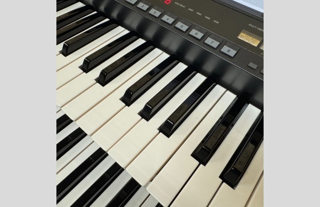 Yamaha HS6 Organ, Used Sold As Seen Bargain (SN:06773) - Image 5